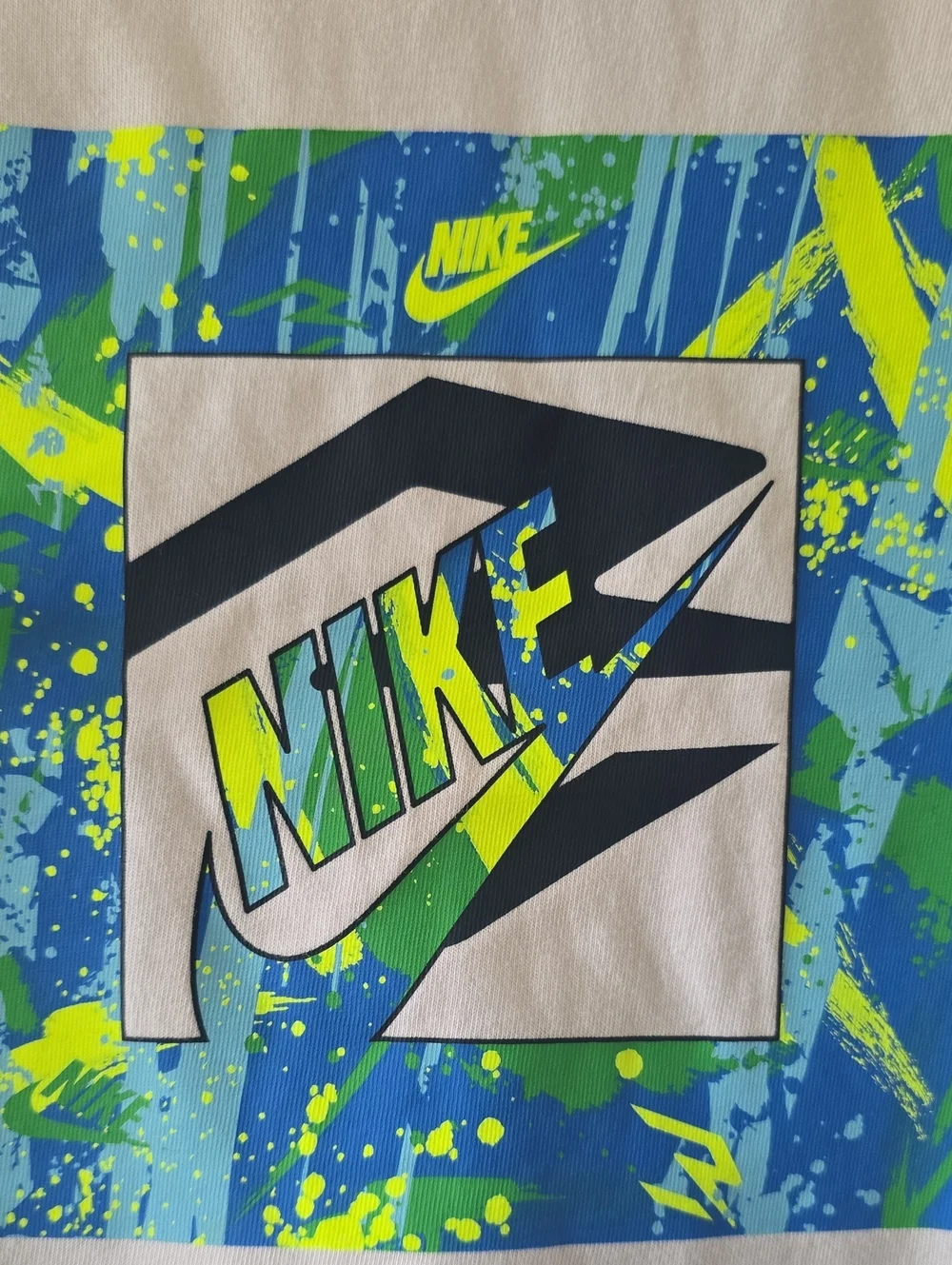 NIKE SIGNATURE BRAND BOYS BLUE JOGGER PANTS AND WHITE SIGNATURE TEE-SHIRT SIZE 6